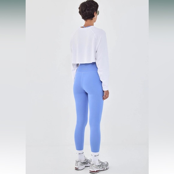 De Rococo Cropped Tee - Picture 3 of 5